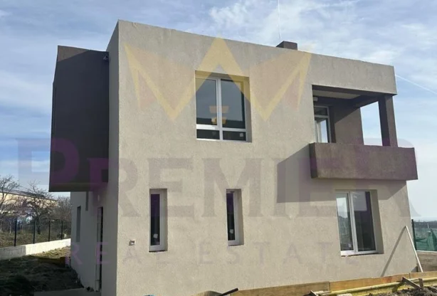 Агенция за недвижими имоти - Имоти Премиер - имот - 981876, Цена: 300000 EUR