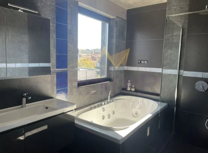 Къща в района на м-т Детски град -  - снимка 6 - Имоти Премиер