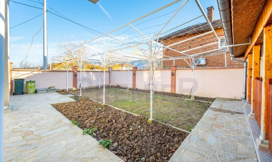 Къща в с. Аспарухово - - снимка 12 - Имоти Премиер