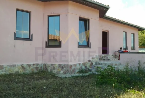 Агенция за недвижими имоти - Имоти Премиер - имот - 902718, Цена: 165000 EUR