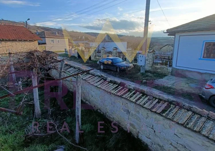 Къща в с. Брестак, област Варна -  - снимка 23 - Имоти Премиер