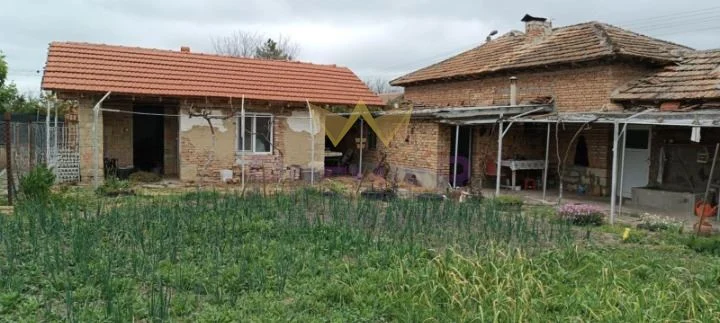 Къща в с. Брестак, общ. Вълчи дол, обл. Варна -  - снимка 3 - Имоти Премиер