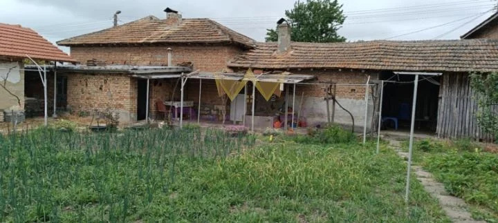 Къща в с. Брестак, общ. Вълчи дол, обл. Варна -  - снимка 4 - Имоти Премиер