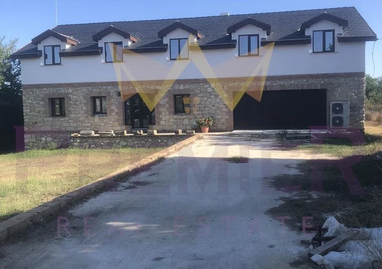 Къща в с. Изгрев - - снимка 2 - Имоти Премиер