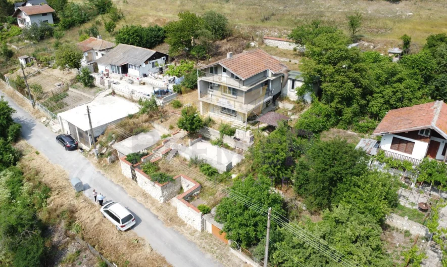 Къща в село Батово - - снимка 1 - Имоти Премиер