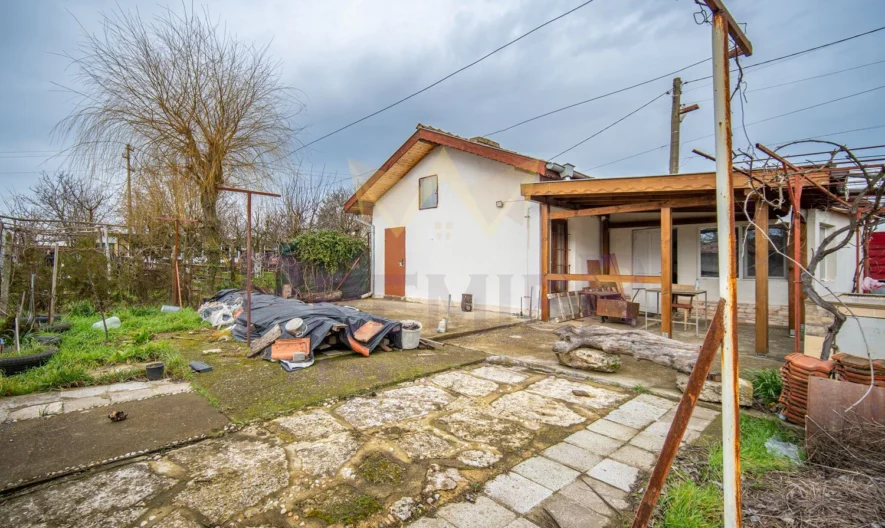 Къща в село Безводица -  - снимка 1 - Имоти Премиер