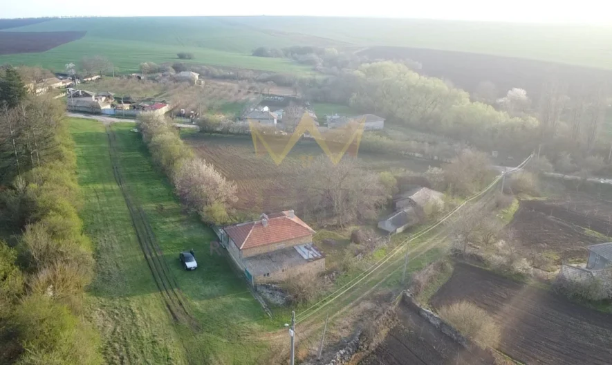 Къща в село Есеница -  - снимка 1 - Имоти Премиер