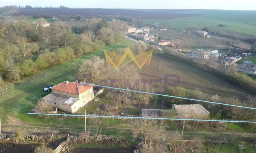 Къща в село Есеница - - снимка 3 - Имоти Премиер