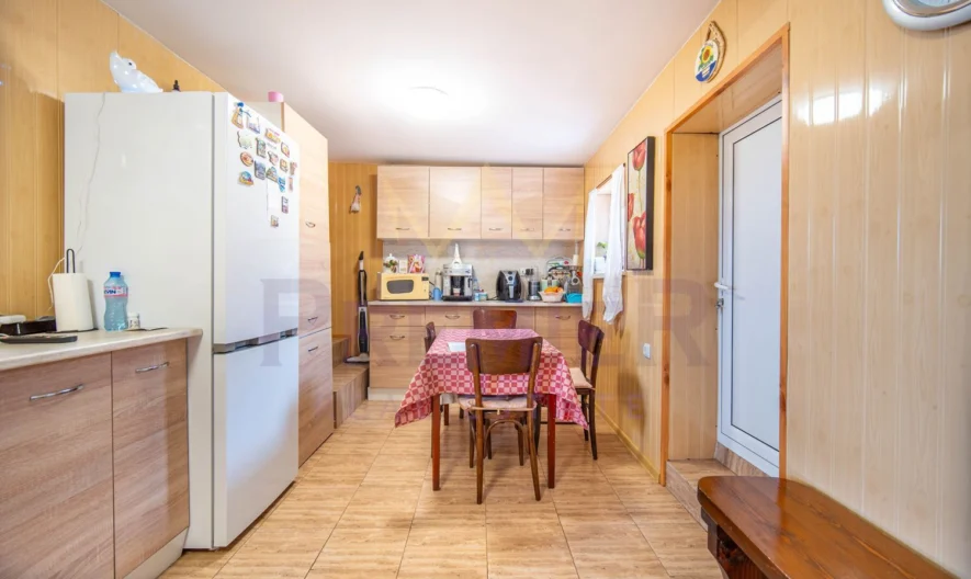 Къща в село Гурково . - - снимка 13 - Имоти Премиер