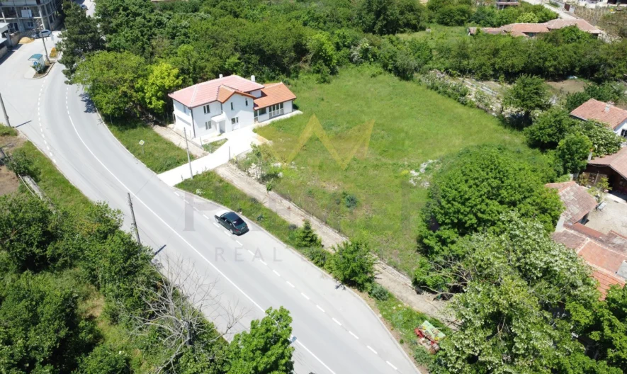 Къща в село Изгрев - - снимка 1 - Имоти Премиер