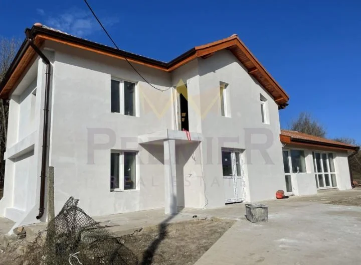 Къща в село Изгрев -  - снимка 5 - Имоти Премиер