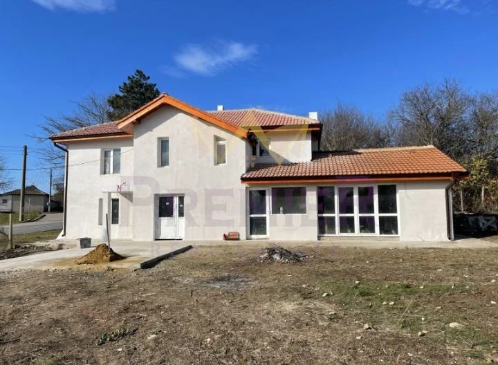 Къща в село Изгрев -  - снимка 6 - Имоти Премиер