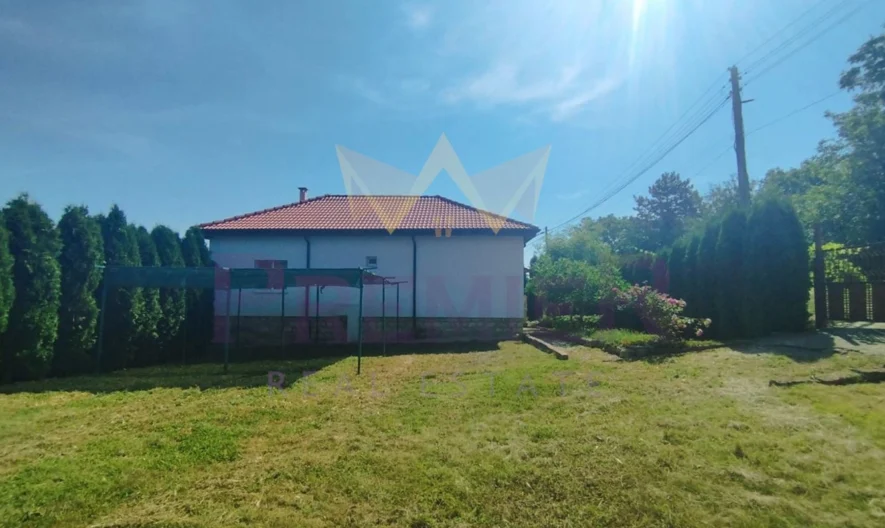 Къща в село Орлова могила ! -  - снимка 2 - Имоти Премиер