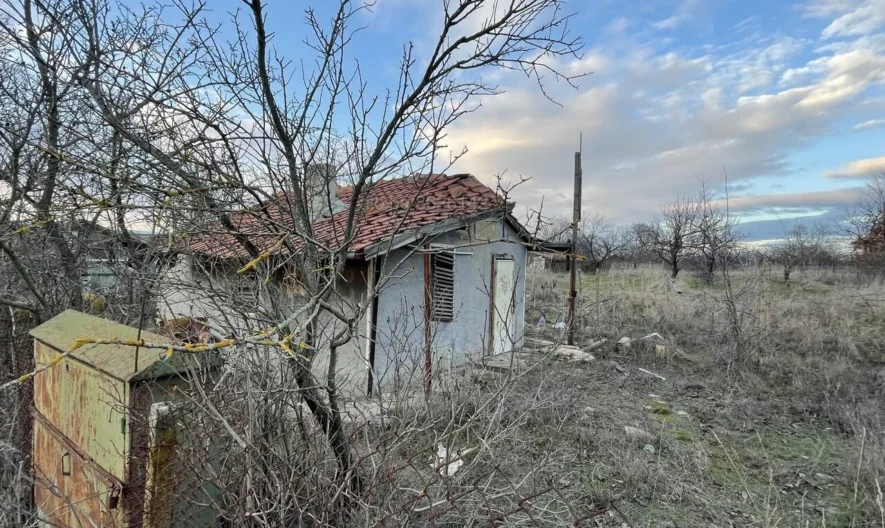 Къща в село Звездица, м-т Летище - - снимка 2 - Имоти Премиер