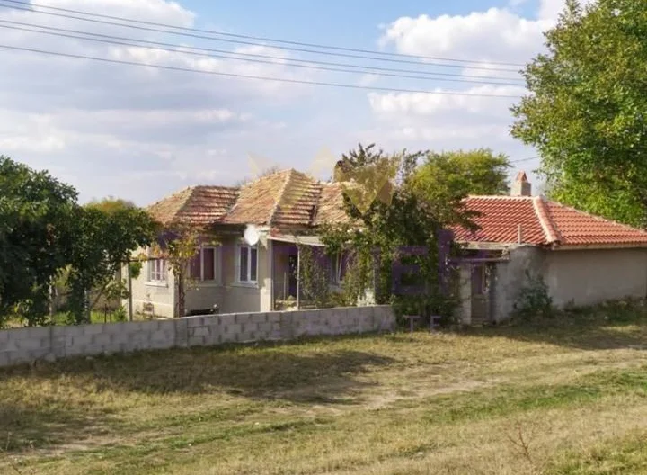 Къща в с.Момчилово, обл.Варна -  - снимка 2 - Имоти Премиер