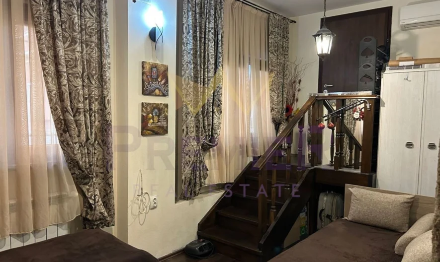 Къща в Стария град -  - снимка 2 - Имоти Премиер