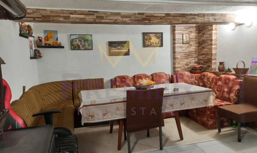 Къща в центъра на град Девня -  - снимка 13 - Имоти Премиер