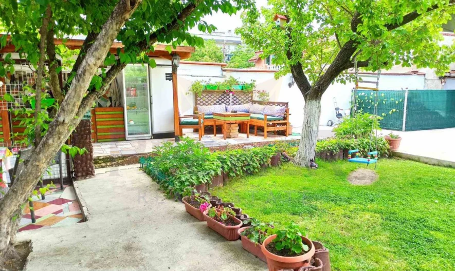 Къща в центъра на град Девня -  - снимка 9 - Имоти Премиер