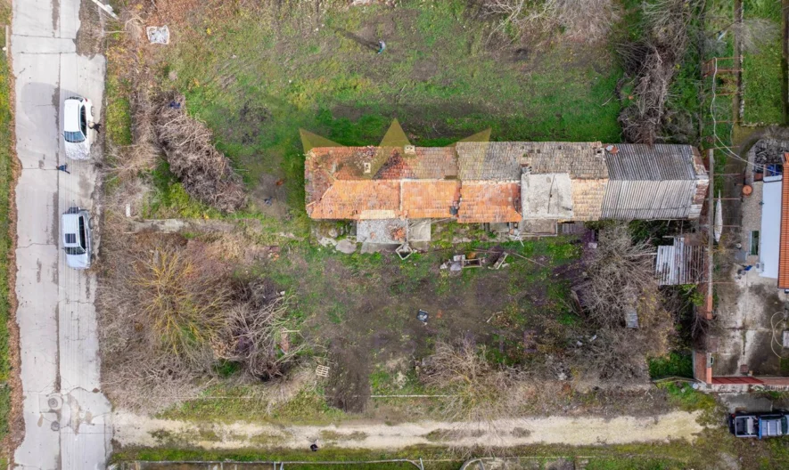 КЪЩА В ЦЕНТЪРА на село Кипра, област Варна -  - снимка 9 - Имоти Премиер