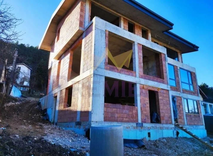 Къща във в.з. Бункера -  - снимка 8 - Имоти Премиер