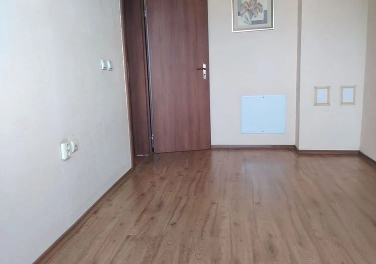 Къща за 2 семейства с двор 500 кв.м, студио и възможност за надстрояване – Бургас - - снимка 13 - Имоти Премиер