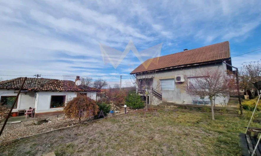 Къщи  в село Одринци! -  - снимка 1 - Имоти Премиер