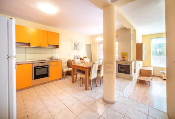 Код на имот: 1025976, Площ:  кв.м, Имоти Премиер - Цена: 749000 EUR