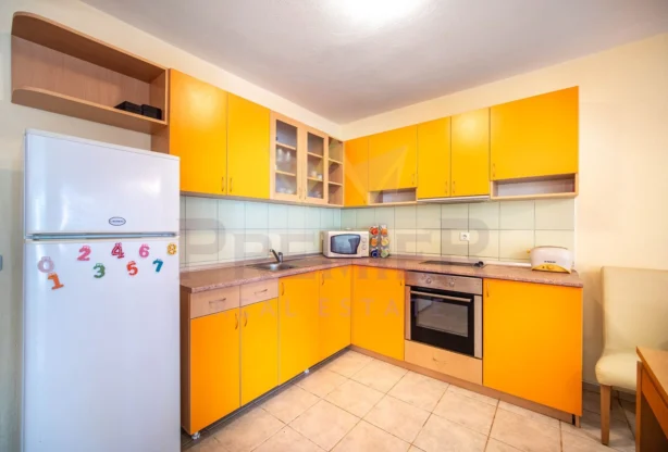 Код на имот: 1025976, Площ:  кв.м, Имоти Премиер - Цена: 749000 EUR