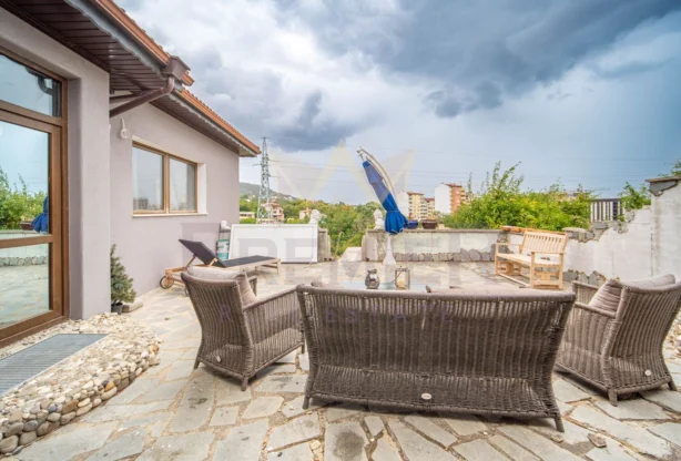 Код на имот: 1074264, Площ: 180 м<sup>2</sup> кв.м, Имоти Премиер - Цена: 419000 EUR