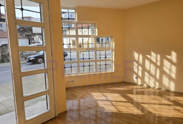 Код на имот: 1091320, Площ: 32 м<sup>2</sup> кв.м, Имоти Премиер - Цена: 44500 EUR