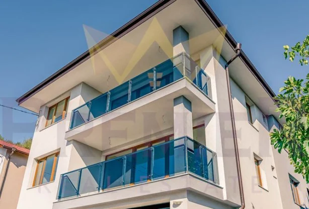 Код на имот: 1234486, Площ: 400 м<sup>2</sup> кв.м, Имоти Премиер - Цена: 419990 EUR