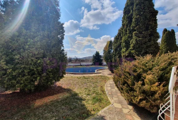 Код на имот: 654995, Площ:  кв.м, Имоти Премиер - Цена: 750000 EUR