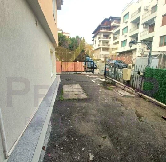 Кокетна двуетажна къща до плажа в Свети Влас - - снимка 3 - Имоти Премиер