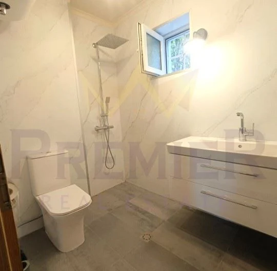 Кокетна двуетажна къща до плажа в Свети Влас - - снимка 9 - Имоти Премиер