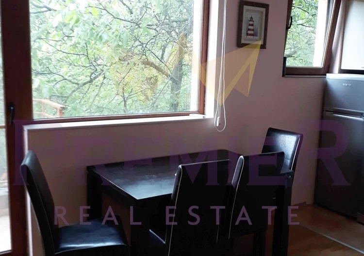 КОМПАКТЕН ДВУСТАЕН АПАРТАМЕНТ С ПАРКОМЯСТО - - снимка 4 - Имоти Премиер