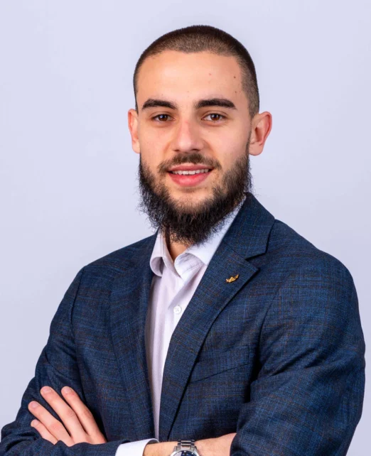 ТРИЕТАЖНА КЪЩА В М-Т ТРАКАТА - ИМОТИ ПРЕМИЕР - Агенция за недвижими имоти