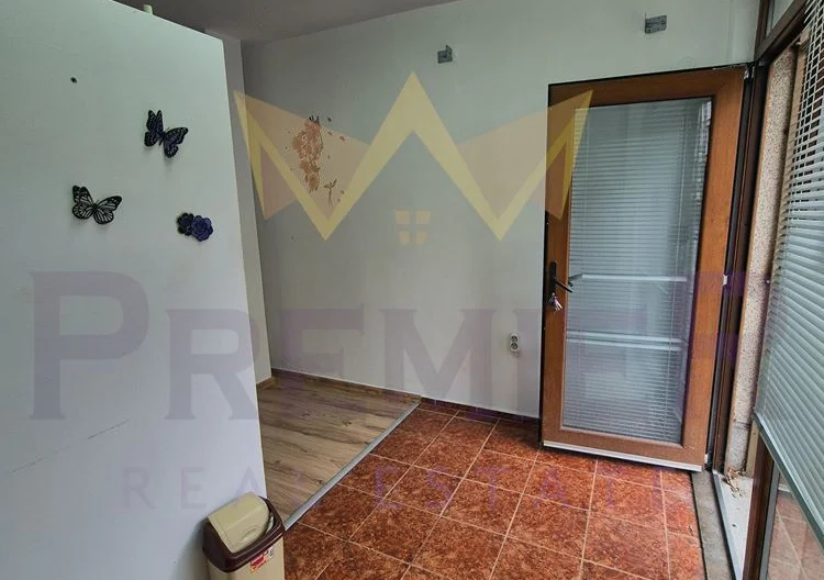 Kétszintes üzlethelyiség a városközpontban, a Tengerkert mellett -  - snimka 8 - Imoti Premier