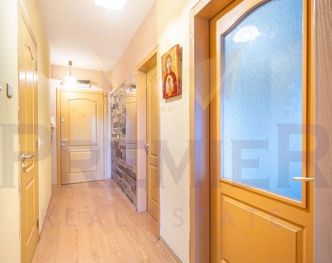 Large furnished three-room apartment with a south-facing terrace and parking space – Vazrazhdane 1 -  - snimka 15 - Imoti Premier