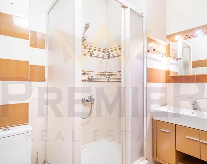 Large furnished three-room apartment with a south-facing terrace and parking space – Vazrazhdane 1 -  - snimka 8 - Imoti Premier