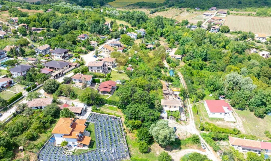 Large plot in the village of Osenovo -  - snimka 5 - Imoti Premier