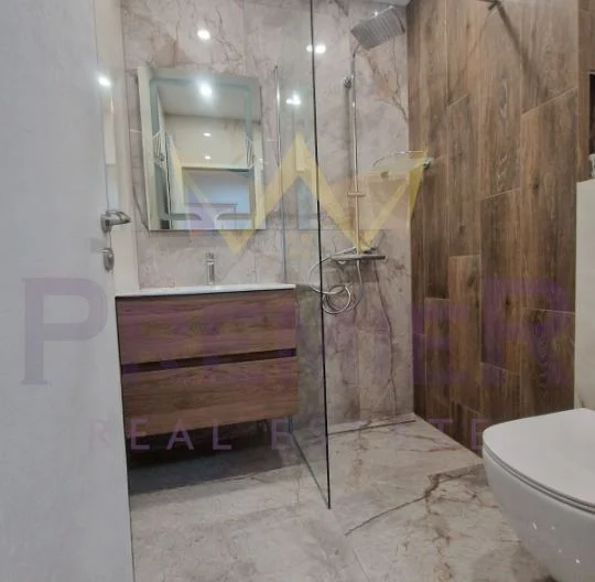 ЛУКСОЗЕН ДВУСТАЕН АПАРТАМЕНТ С ГОЛЯМА ТЕРАСА – кв. Победа -  - снимка 7 - Имоти Премиер