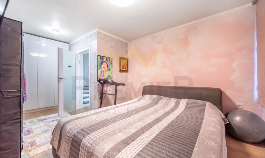 Луксозен и комфортен апартамент на морския бряг в град Балчик - - снимка 12 - Имоти Премиер