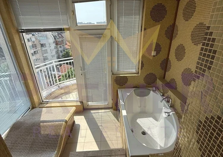 Луксозен мезонен в близост до Централна поща -  - снимка 9 - Имоти Премиер