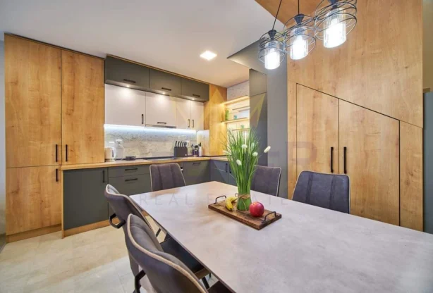 Агенция за недвижими имоти - Имоти Премиер - имот - 1047654, Цена: 1800 EUR