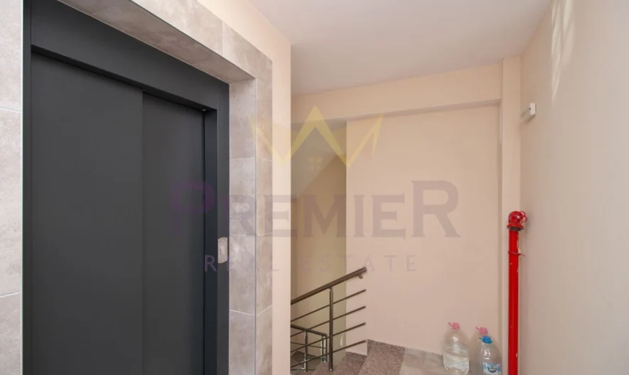 ЛУКСОЗЕН ТРИСТАЕН АПАРТАМЕНТ ИДЕАЛЕН ЦЕНТЪР - - снимка 15 - Имоти Премиер