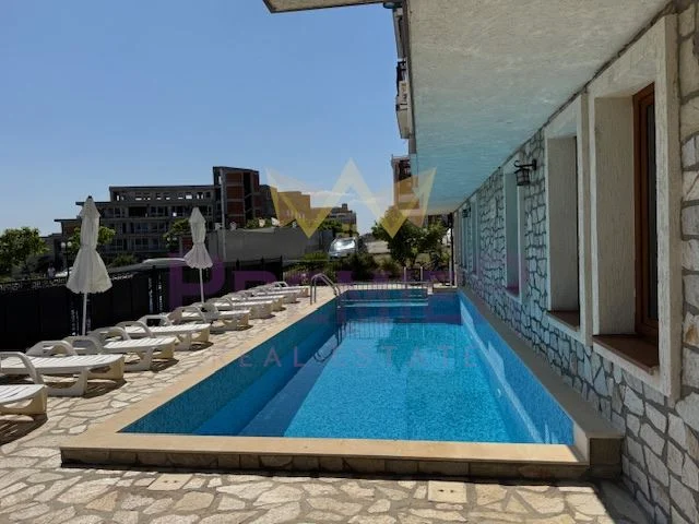 Луксозен тристаен апартамент на две нива с гледка към морето в Свети Влас -  - снимка 6 - Имоти Премиер