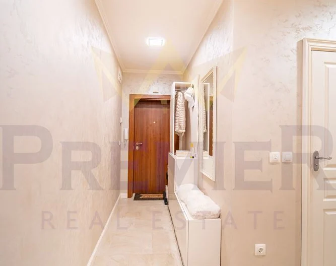 Луксозен тристаен апартамент срещу Община Варна - - снимка 13 - Имоти Премиер