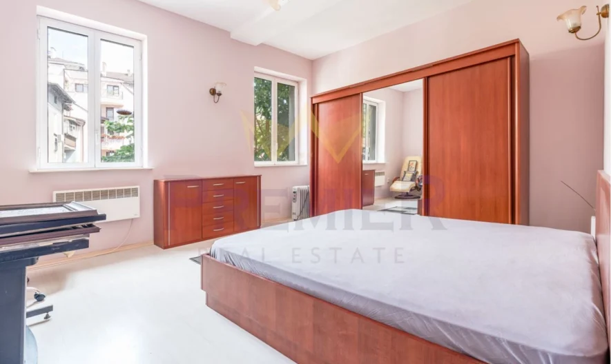 Луксозен тристаен апартамент в Център -  - снимка 7 - Имоти Премиер