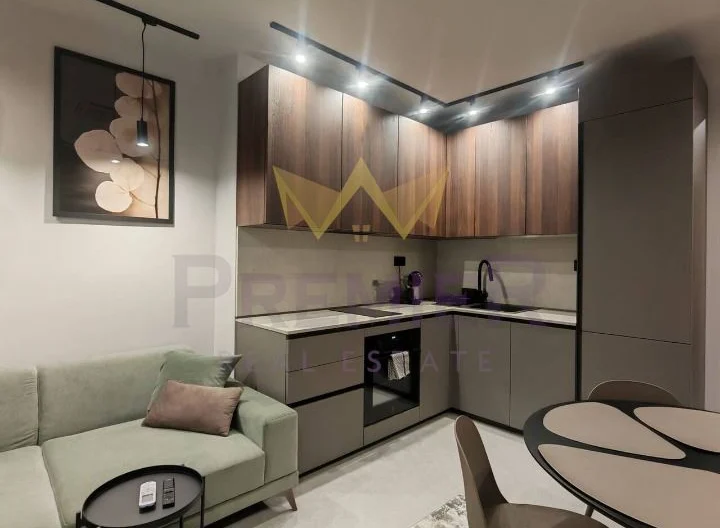 ЛУКСОЗЕН ТРИСТАЕН В СЪРЦЕТО НА БУРГАС + ПАРКОМЯСТО - - снимка 2 - Имоти Премиер