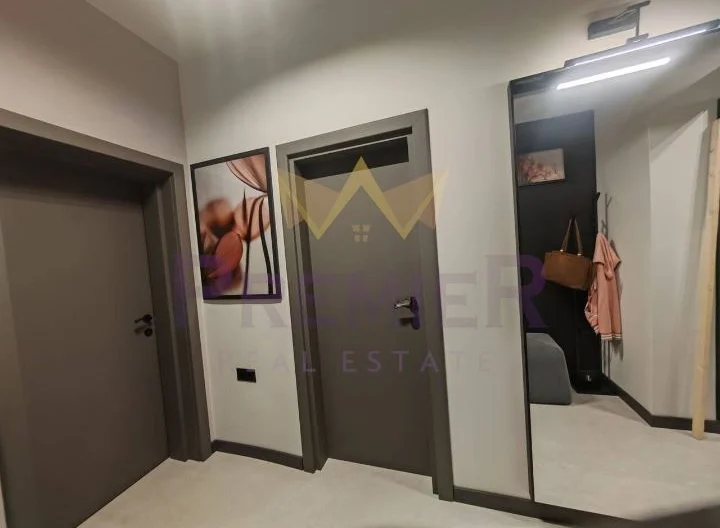 ЛУКСОЗЕН ТРИСТАЕН В СЪРЦЕТО НА БУРГАС + ПАРКОМЯСТО -  - снимка 4 - Имоти Премиер